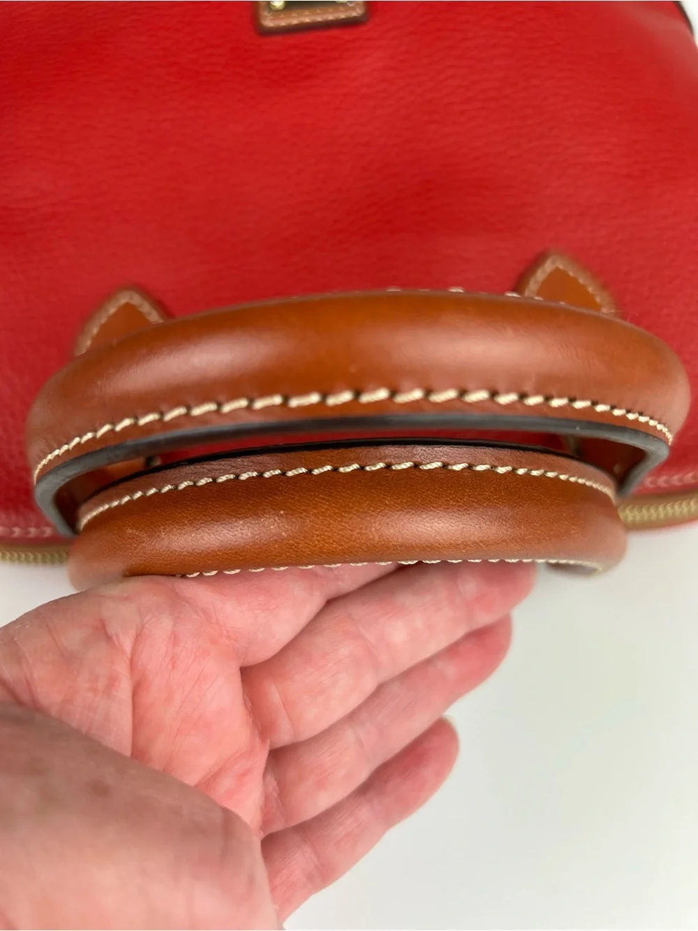 DOONEY & BOURKE PEBBLE GRAIN LEATHER DOME ZIP TOP RED AND TAN CROSSBODY HANDBAG